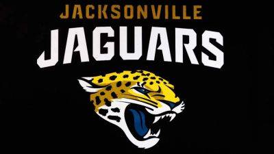 Jacksonville Jaguars Assistant Coach Kevin Maxen Comes Out as Gay in Historic Announcement - www.etonline.com - city Jacksonville