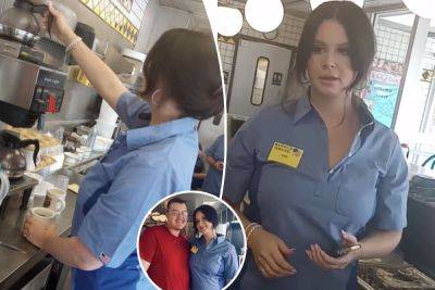 Lana Del Rey seen picking up shift at Waffle House as fans gush: ‘So real’ - nypost.com - Alabama - county Grant