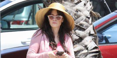 Zooey Deschanel Remains the Queen of All Things Twee in Straw Hat & Barbie Pink - www.justjared.com