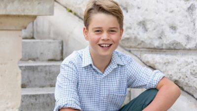 Prince George Is Turning 10! Look Back at All of His Birthday Portraits Through the Years - www.etonline.com - Britain - London - county Windsor - parish St. Mary
