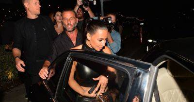 Kim Kardashian looks sensational in all-black outfit as she enjoys dinner with friends - www.ok.co.uk - Miami