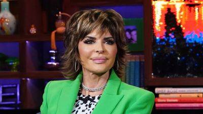 Lisa Rinna, 60, Was Inspired by Schitt's Creek to Post a Nude - www.glamour.com