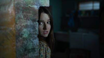 ‘No One Will Save You’ Premiere Date, First Look: Kaitlyn Dever Faces Aliens In 20th Sci-Fi Thriller - deadline.com - Washington - city Venice