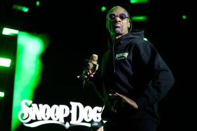 Snoop Dogg Cancels Hollywood Bowl Concerts So He Can ‘Stand In Solidarity’ With Striking Writers & Actors - etcanada.com