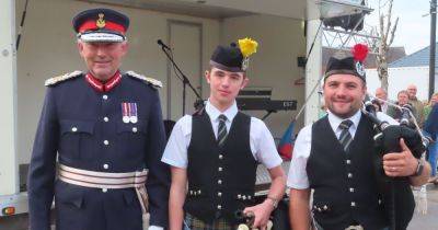Lord Lieutenant of the Stewartry presented with new piper - www.dailyrecord.co.uk - Scotland - Houston
