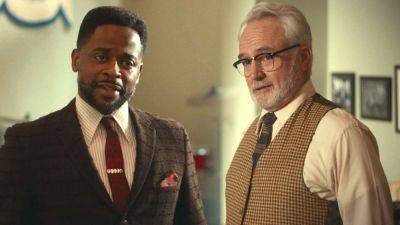 Dulé Hill and Bradley Whitford Stage Mini 'West Wing' Reunion in 'Wonder Years' First Look (Exclusive) - www.etonline.com