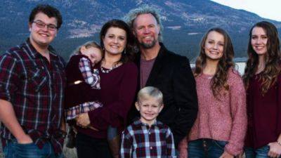 'Sister Wives': Inside Kody Brown's Marriage to Robyn Brown - www.etonline.com - county Brown