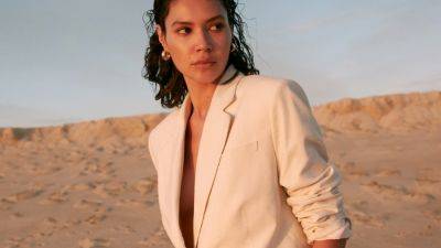 The Best Affordable Linen Clothing to Keep Cool This Summer - www.etonline.com