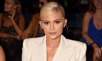 Kylie Jenner reveals which plastic surgery she regrets the most - us.hola.com - Kardashians