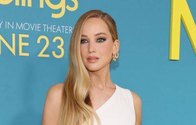 Jennifer Lawrence says she “violently threw up” after ‘Hot Ones’ interview - www.nme.com