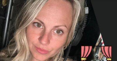Coronation Street's Tina O'Brien stuns in makeup-free backstage snap as she gives glimpse at job away from soap - www.manchestereveningnews.co.uk