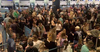 Fury as Birmingham Airport passengers 'kettled in' amid queue chaos at 5am - www.dailyrecord.co.uk - Birmingham