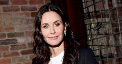 This $13 Eyelash Curler Is an Essential Step in Courteney Cox’s Beauty Routine - www.usmagazine.com - New York