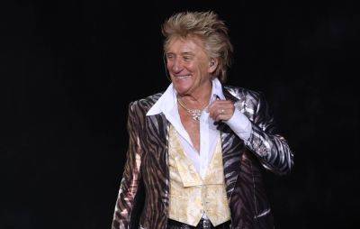 Mayor of Plymouth abused after Rod Stewart storms off stage due to power being cut at gig - www.nme.com