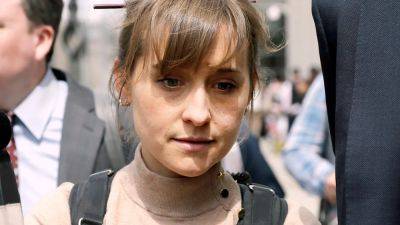 Former ‘Smallville’ actress Allison Mack released from prison early in NXIVM sex-slave case - www.foxnews.com - California - New York - Dublin - San Francisco, state California