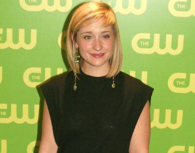 Smallville Alum Allison Mack Released From Prison EARLY After NXIVM Cult Role! - perezhilton.com - California