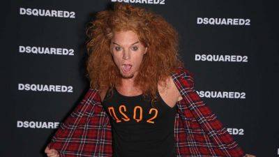 Carrot Top says he was on the same plane as woman who went on tirade about 'not real' passenger - www.foxnews.com - USA - Florida - county Dallas