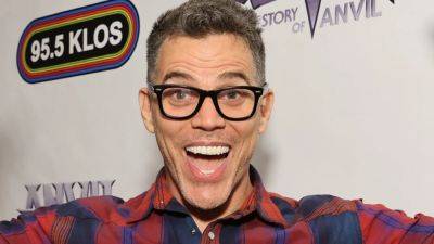 'Jackass' Star Steve-O Detained by Police After Jumping Off the London Bridge - www.etonline.com - Britain - London