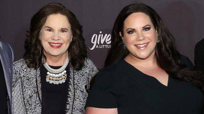 'My Big Fat Fabulous Life's Whitney Way Thore Emotionally Responds to Criticism for Filming Her Mom's Funeral - www.etonline.com