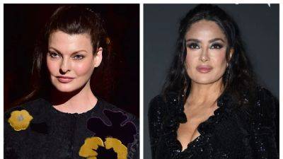 Linda Evangelista Makes Rare Comments About Co-Parenting Relationship With Salma Hayek - www.etonline.com - France - Mexico