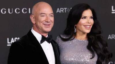 Jeff Bezos and Lauren Sanchez Vow to Dedicate $100 Million to Maui Amid Deadly Wildfires - www.etonline.com - Hawaii - county Maui