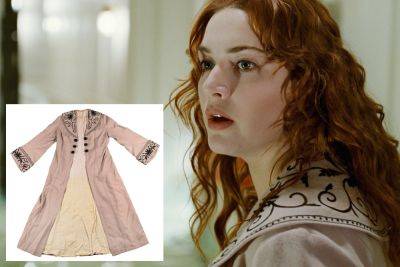 Kate Winslet’s ‘Titanic’ overcoat will go on — at auction for ‘$100K plus - nypost.com - county Scott - county Lynn