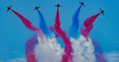 Stunning pictures of Red Arrows wowing air show, with world famous display team expected over Greater Manchester tomorrow - www.manchestereveningnews.co.uk - Manchester