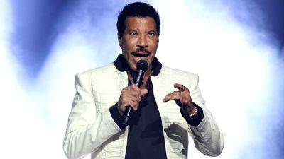 Lionel Richie enrages fans, cancels concert 1 hour after shows start-time: 'No chance anyone believes this' - www.foxnews.com - New York - county Garden - Boston - city Hartford