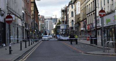 Police cordon in Manchester city centre as man rushed to hospital after stabbing - www.manchestereveningnews.co.uk - Manchester