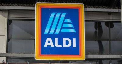 Aldi to hire 1,700 warehouse workers by Christmas with wages up to £53,000 a year - www.manchestereveningnews.co.uk - Britain - Manchester