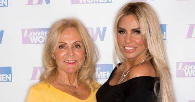 Katie Price reveals mum was ‘in coma and 2 weeks from death’ before lung transplant - www.ok.co.uk