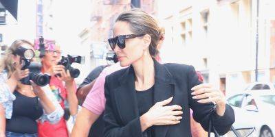 Angelina Jolie Returns After a Day of Shopping in NYC - www.justjared.com - New York