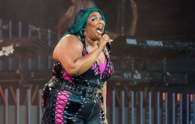 Lizzo’s ‘Big Grrl’ dancers praise her for “shattering limitations” in new open letter - www.nme.com