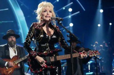 Dolly Parton Drops Cover Of Beatles Classic ‘Let It Be’ Featuring Paul McCartney & Ringo Starr - etcanada.com - county Hall - Canada - county Rock