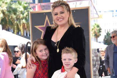 Kelly Clarkson’s Kids, Remy Alexander And River Rose, Perform With Her On Stage During Las Vegas Residency Show - etcanada.com - Las Vegas