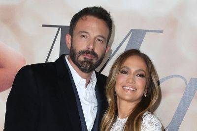 Jennifer Lopez Celebrates 1 Year Of Marriage To Ben Affleck With Wedding Photo Fireworks - etcanada.com