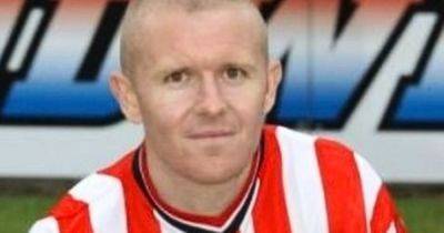 Non-league football legend Mark Maddox has died after living with motor neurone disease for 12 years - www.manchestereveningnews.co.uk