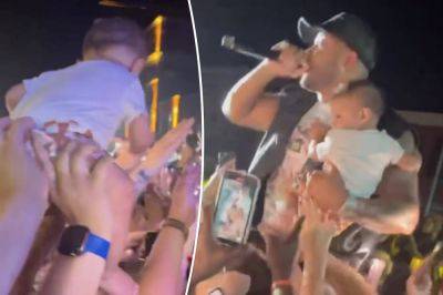Crowd-surfing infant at Flo Rida concert was ‘dangerous’, say fans: ‘He held the baby up like Simba’ - nypost.com - Pennsylvania - Jersey