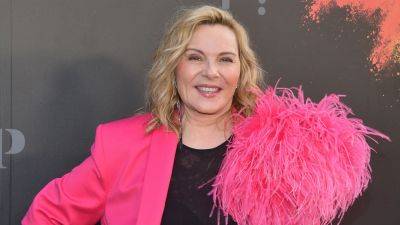 Why Kim Cattrall Decided to Return for Her 'And Just Like That' Season 2 Finale Cameo - www.etonline.com - Britain - county Jones