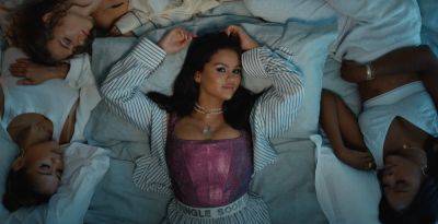 Selena Gomez Plots A Breakup In ‘Single Soon’ Music Video - etcanada.com - Britain
