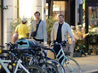 Harry Styles And James Corden Grab Groceries As They Continue To Enjoy Time Off Together In London - etcanada.com - London - Los Angeles - Italy