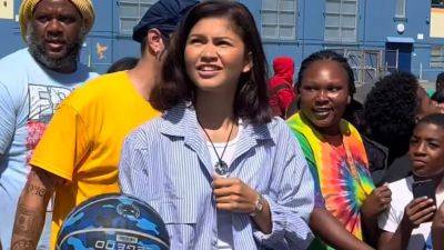 Zendaya Nails Business Casual Dressing While Playing Basketball With Tom Holland - www.glamour.com - California