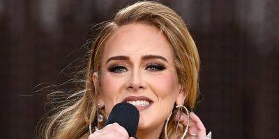 Adele Collapses Backstage at Las Vegas Show Due to Sciatica Attack (Report) - www.justjared.com - Las Vegas