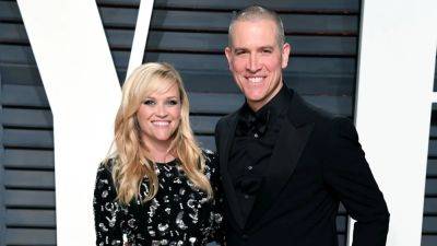 Reese Witherspoon and Ex-Husband Jim Toth Settle Their Divorce 4 Months After Filing - www.etonline.com - Nashville - Tennessee
