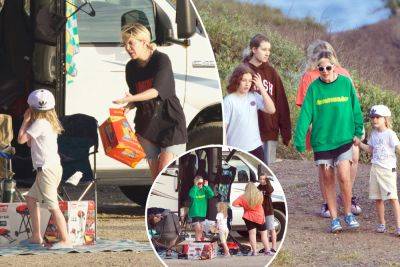 Tori Spelling seen living in RV park with her 5 kids: ‘We need a home’ - nypost.com
