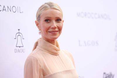 Gwyneth Paltrow Asks Fans Whether She Should ‘Go Grey’ And Ditch Her Highlights: ‘I’ve Just Been Lazy Over The Summer’ - etcanada.com - Britain - Hollywood