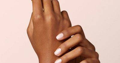 Coconut milk nails is the newest manicure trend you need on your radar - www.ok.co.uk - Poland