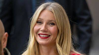 Gwyneth Paltrow's Gray Roots Scream Lazy Girl Summer, and I'm Obsessed - www.glamour.com - Los Angeles