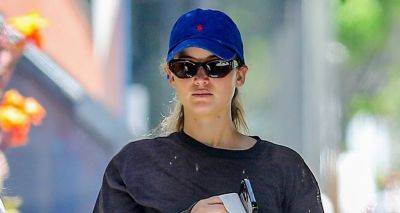 Jennifer Lawrence Heads to Morning Pilates Class in L.A. - www.justjared.com - Los Angeles