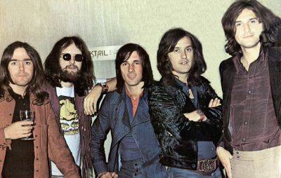 The Kinks’ former keyboardist John Gosling dies aged 75 - www.nme.com